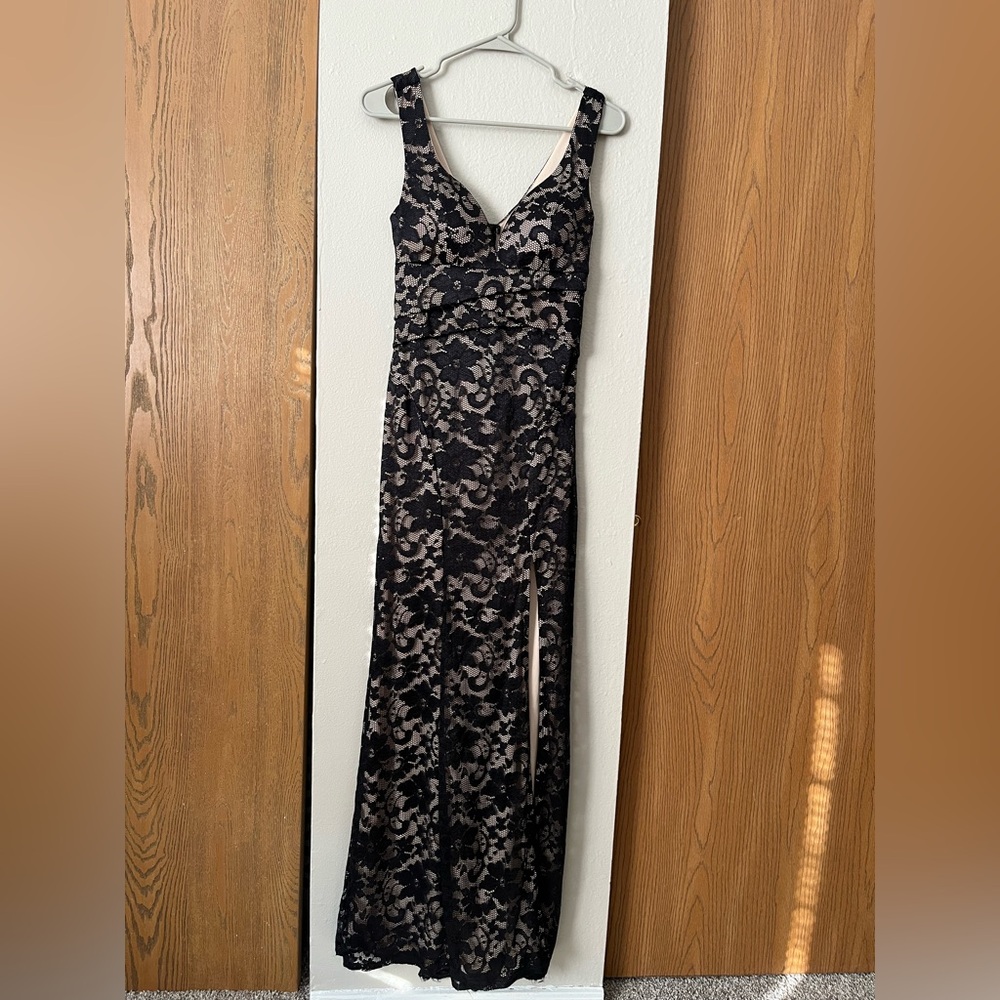 Black and Cream Lace Formal Dress